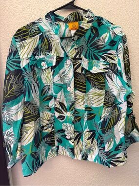 Tropical Teal Button-Up Shirt with Leaf Print 14